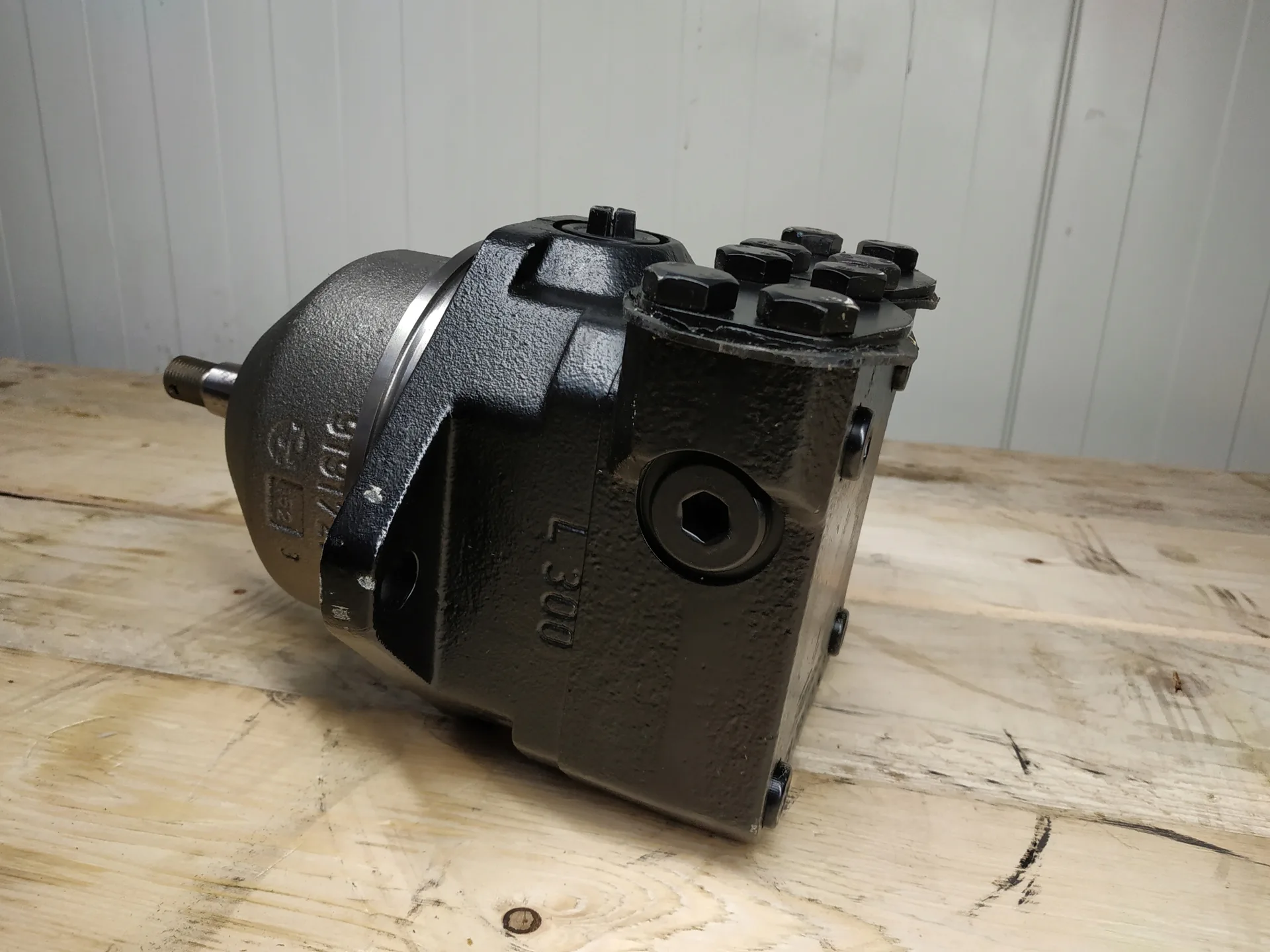 Silnik-Bosch-Rexroth-A10FE28-52L-VCF10N002